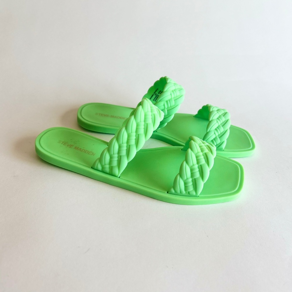 Steve Madden Bright Green Synthetic Flip Flops size 8